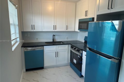 Copropriété à louer à Boca Raton, Floride: 2 chambres, 78.04 m2 № 2041569 - photo 3