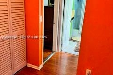 House in Coconut Creek, Florida 4 bedrooms, 203.27 sq.m. № 2242642 - photo 16