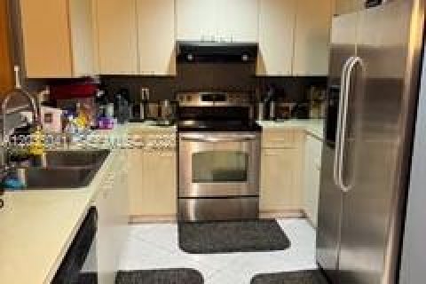 House in Coconut Creek, Florida 4 bedrooms, 203.27 sq.m. № 2242642 - photo 4