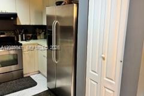 House in Coconut Creek, Florida 4 bedrooms, 203.27 sq.m. № 2242642 - photo 6