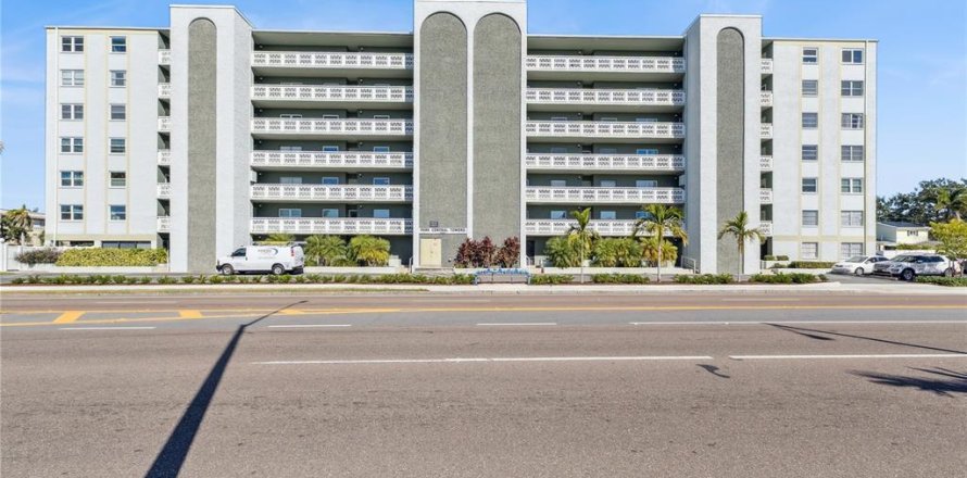 Condominio en Saint Petersburg, Florida, 2 dormitorios  № 2142787