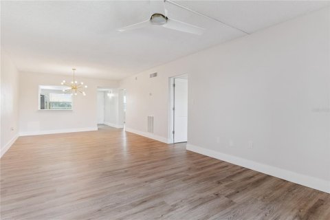 Condominio en venta en Saint Petersburg, Florida, 2 dormitorios, 100.8 m2 № 2142787 - foto 6