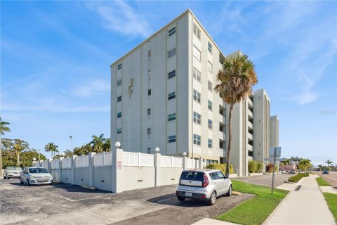 Condominio en venta en Saint Petersburg, Florida, 2 dormitorios, 100.8 m2 № 2142787 - foto 2