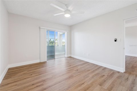 Condominio en venta en Saint Petersburg, Florida, 2 dormitorios, 100.8 m2 № 2142787 - foto 14