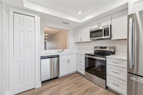 Condominio en venta en Saint Petersburg, Florida, 2 dormitorios, 100.8 m2 № 2142787 - foto 10