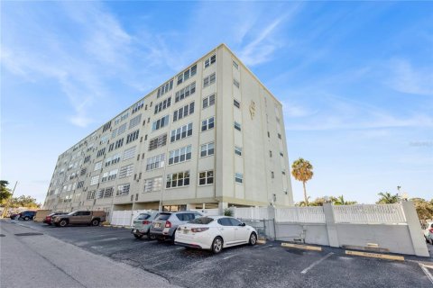 Condominio en venta en Saint Petersburg, Florida, 2 dormitorios, 100.8 m2 № 2142787 - foto 3