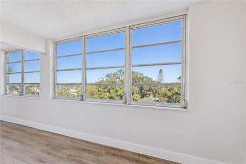 Condominio en venta en Saint Petersburg, Florida, 2 dormitorios, 100.8 m2 № 2142787 - foto 21