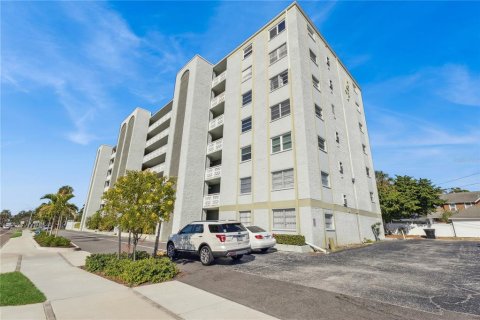 Condominio en venta en Saint Petersburg, Florida, 2 dormitorios, 100.8 m2 № 2142787 - foto 4