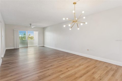 Condominio en venta en Saint Petersburg, Florida, 2 dormitorios, 100.8 m2 № 2142787 - foto 7