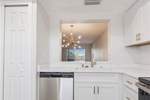 Condominio en venta en Saint Petersburg, Florida, 2 dormitorios, 100.8 m2 № 2142787 - foto 8