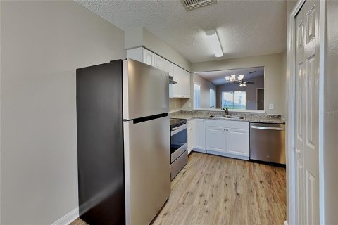 Villa ou maison à louer à Plant City, Floride: 3 chambres, 103.96 m2 № 2149952 - photo 3
