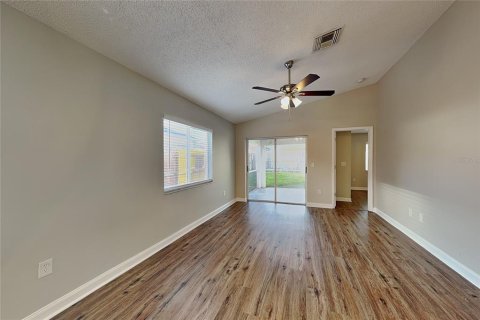 Villa ou maison à louer à Plant City, Floride: 3 chambres, 103.96 m2 № 2149952 - photo 2