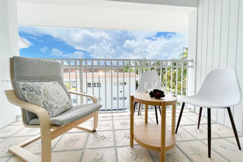 Condo in Key Biscayne, Florida, 2 bedrooms  № 1968676 - photo 12