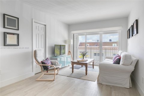 Condo in Key Biscayne, Florida, 2 bedrooms  № 1968676 - photo 2