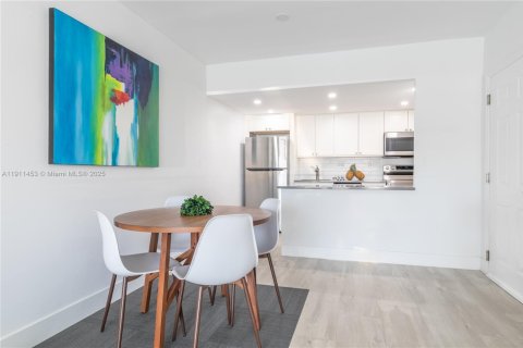 Condo in Key Biscayne, Florida, 2 bedrooms  № 1968676 - photo 5