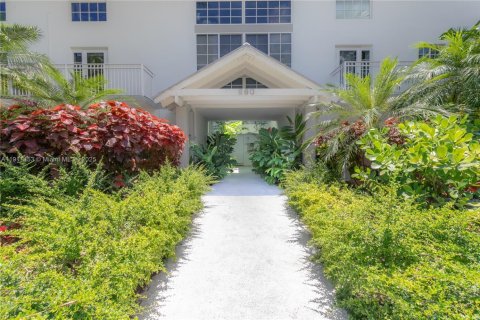 Condo in Key Biscayne, Florida, 2 bedrooms  № 1968676 - photo 15