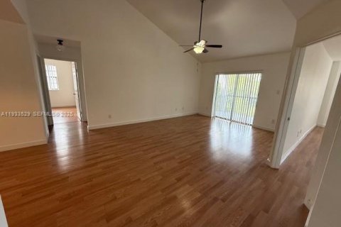 Copropriété à louer à Coral Springs, Floride: 3 chambres, 121.24 m2 № 1991431 - photo 5