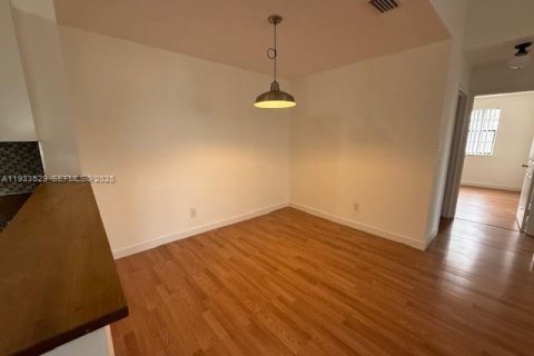 Copropriété à louer à Coral Springs, Floride: 3 chambres, 121.24 m2 № 1991431 - photo 7