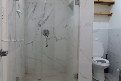 Propiedad comercial en venta en North Miami, Florida № 1987040 - foto 4