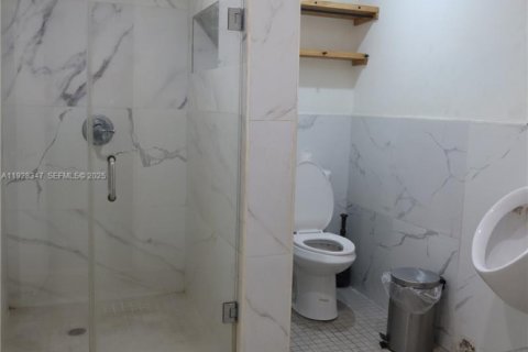 Propiedad comercial en venta en North Miami, Florida № 1987040 - foto 6