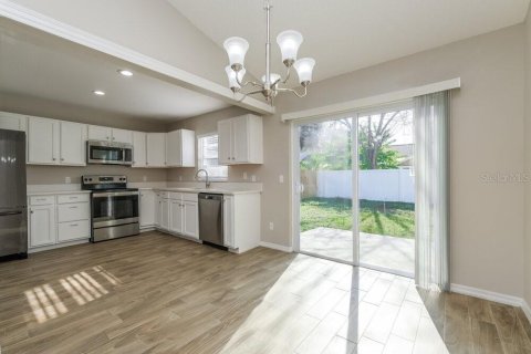 Villa ou maison à louer à Tampa, Floride: 3 chambres, 109.25 m2 № 2116506 - photo 5