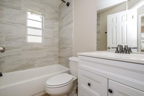Villa ou maison à louer à Tampa, Floride: 3 chambres, 109.25 m2 № 2116506 - photo 15