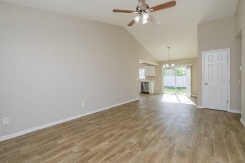 Villa ou maison à louer à Tampa, Floride: 3 chambres, 109.25 m2 № 2116506 - photo 3