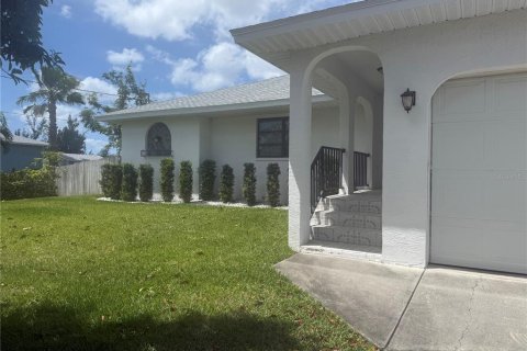 Casa en alquiler en Punta Gorda, Florida, 3 dormitorios, 148.74 m2 № 1817853 - foto 23