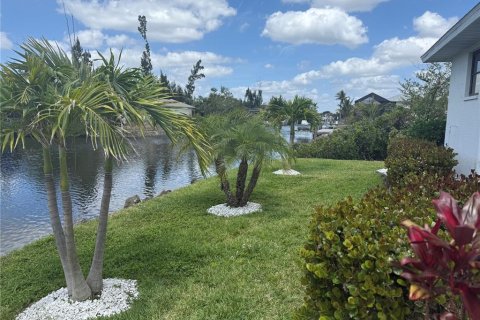Casa en alquiler en Punta Gorda, Florida, 3 dormitorios, 148.74 m2 № 1817853 - foto 9
