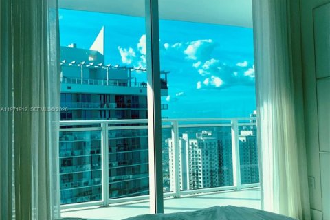 Снять в аренду кондоминиум в Майами, Флорида 2 спальни, 105.35м2, № 2052877 - фото 17