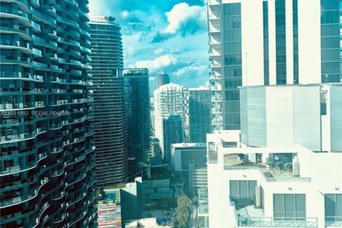 Снять в аренду кондоминиум в Майами, Флорида 2 спальни, 105.35м2, № 2052877 - фото 20