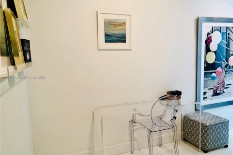 Снять в аренду кондоминиум в Майами, Флорида 2 спальни, 105.35м2, № 2052877 - фото 15