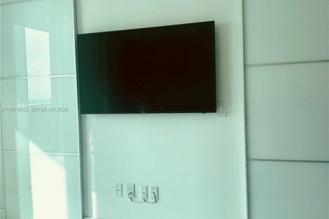 Снять в аренду кондоминиум в Майами, Флорида 2 спальни, 105.35м2, № 2052877 - фото 21