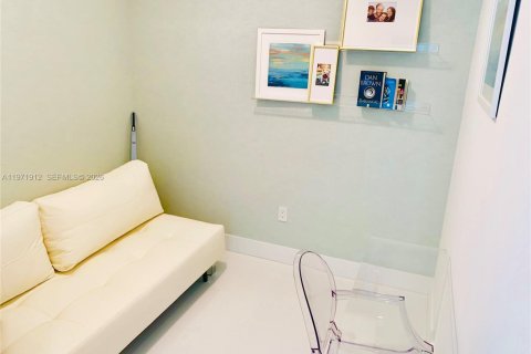 Снять в аренду кондоминиум в Майами, Флорида 2 спальни, 105.35м2, № 2052877 - фото 14