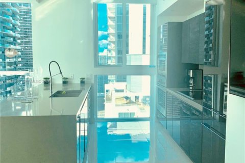 Снять в аренду кондоминиум в Майами, Флорида 2 спальни, 105.35м2, № 2052877 - фото 22