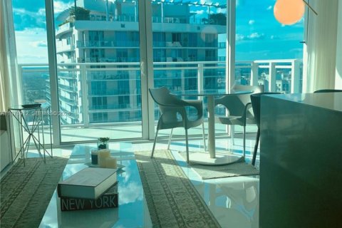 Снять в аренду кондоминиум в Майами, Флорида 2 спальни, 105.35м2, № 2052877 - фото 9