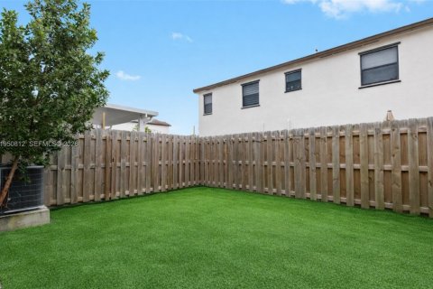 Adosado en venta en Miami, Florida, 3 dormitorios, 123.65 m2 № 2183891 - foto 14
