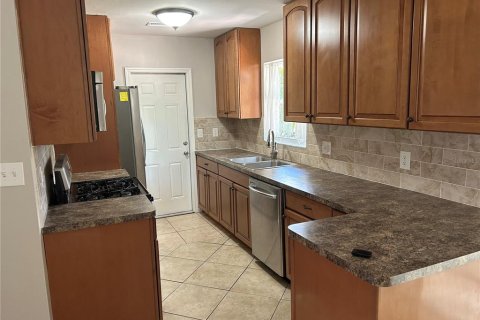 Villa ou maison à louer à Saint Petersburg, Floride: 3 chambres, 116.13 m2 № 2388722 - photo 6