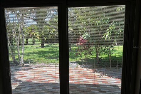 Villa ou maison à louer à Saint Petersburg, Floride: 3 chambres, 116.13 m2 № 2388722 - photo 4