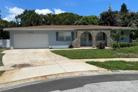 Villa ou maison à Saint Petersburg, Floride 3 chambres, 116.13 m2 № 2388722