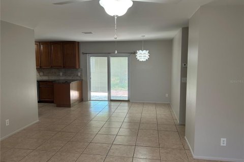 Villa ou maison à louer à Saint Petersburg, Floride: 3 chambres, 116.13 m2 № 2388722 - photo 3