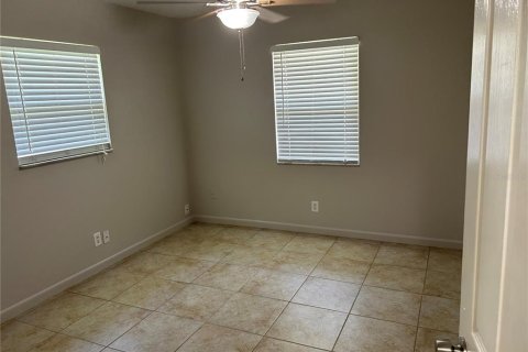 Villa ou maison à louer à Saint Petersburg, Floride: 3 chambres, 116.13 m2 № 2388722 - photo 11
