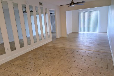 Condo in Bradenton, Florida, 2 bedrooms  № 2097166 - photo 25