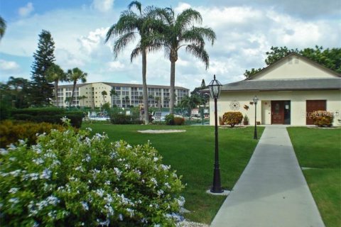 Condo in Bradenton, Florida, 2 bedrooms  № 2097166 - photo 14