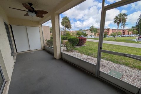Condo in Bradenton, Florida, 2 bedrooms  № 2097166 - photo 11