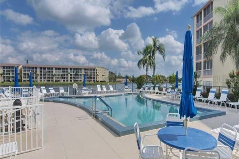 Condo in Bradenton, Florida, 2 bedrooms  № 2097166 - photo 16