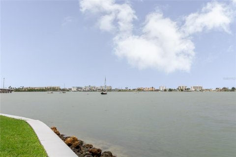 Condominio en venta en Saint Petersburg, Florida, 2 dormitorios, 96.62 m2 № 1815074 - foto 26