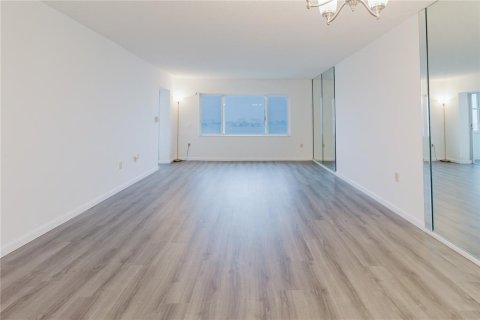 Condominio en venta en Saint Petersburg, Florida, 2 dormitorios, 96.62 m2 № 1815074 - foto 6