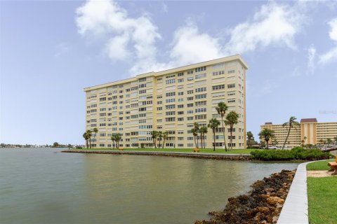 Condominio en venta en Saint Petersburg, Florida, 2 dormitorios, 96.62 m2 № 1815074 - foto 21