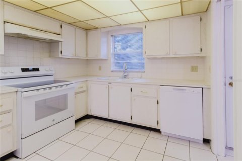 Condominio en venta en Saint Petersburg, Florida, 2 dormitorios, 96.62 m2 № 1815074 - foto 11
